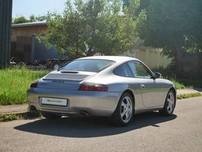 Thumbnail von Porsche 996 Carrera2 Tiptronic, original 47,000 km, complete first paint!