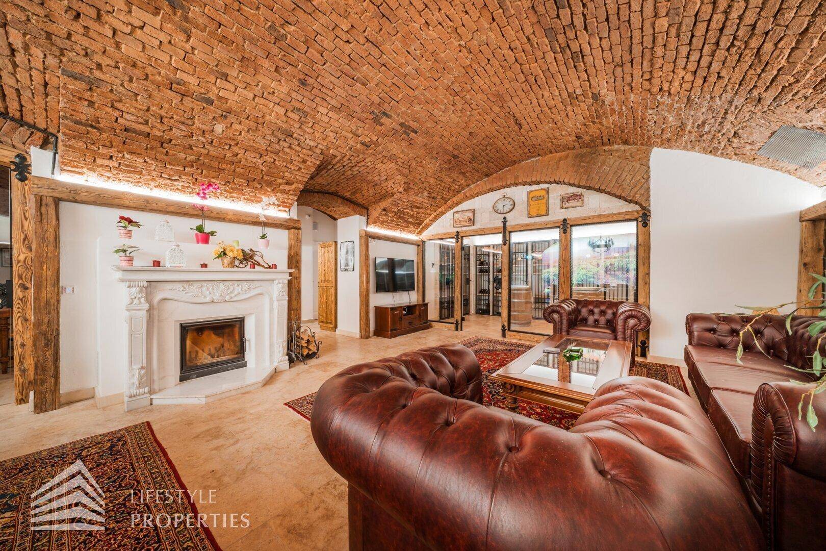 Thumbnail von Unique fully equipped wine cellar in a completely renovated turn-of-the-century house