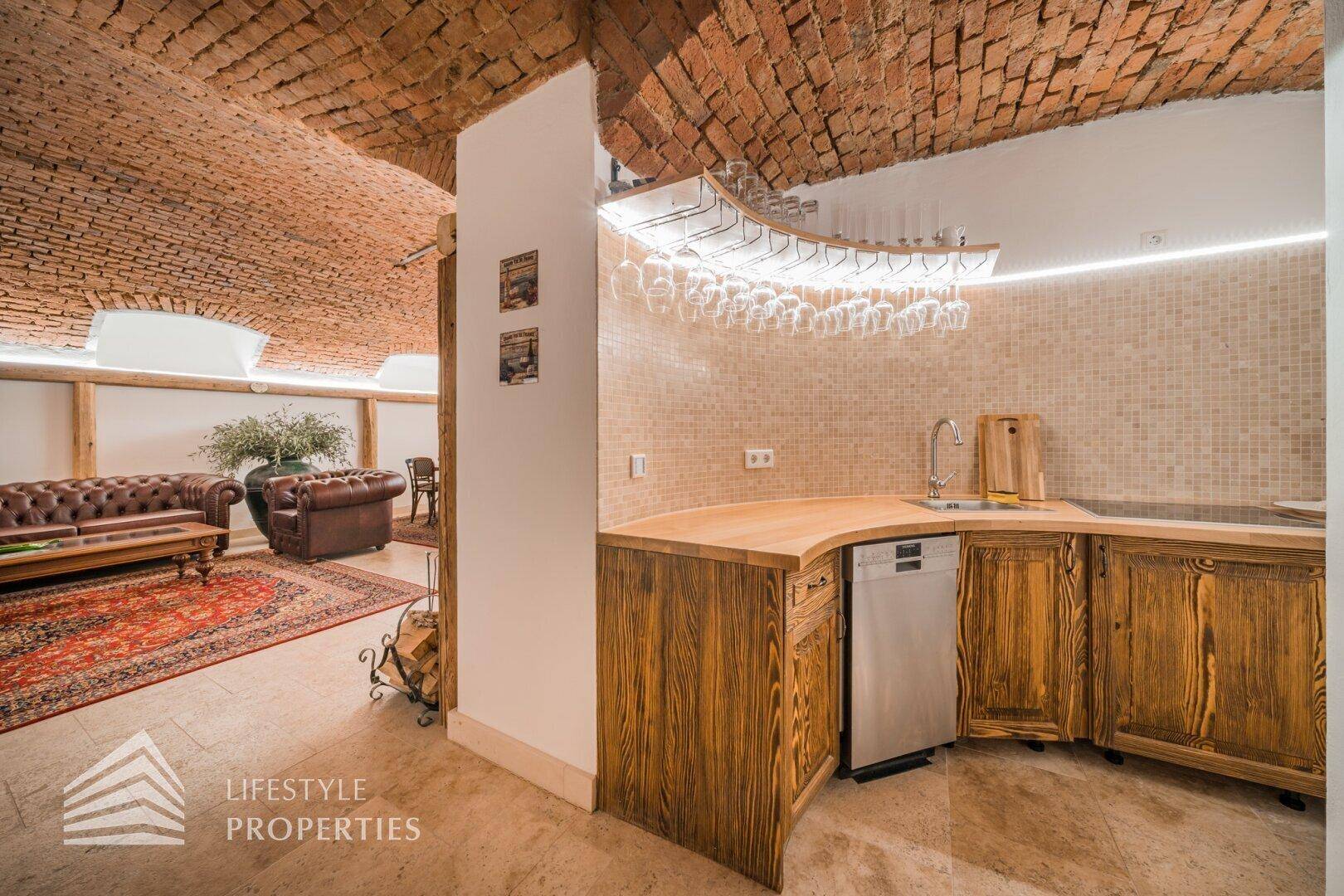 Thumbnail von Unique fully equipped wine cellar in a completely renovated turn-of-the-century house