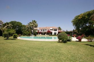 Luxus-Villa in El Paraiso R2684408 