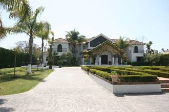 Thumbnail von Luxus-Villa in El Paraiso R2684408