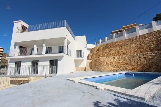 ***Großzügige neuwertige Villa mit fantastischem Meerblick***