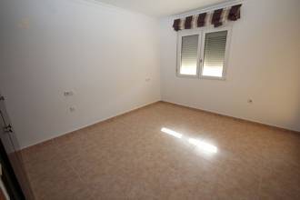 Thumbnail von ***Stadthaus in ausgezeichneter Lage, 3 Schlafzimmer, 2 Badezimmer, große Küche, Innenhof, Parkplatz etc.***