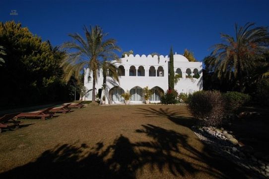 Luxus-Villa in Guadalmina Baja R2111996 
