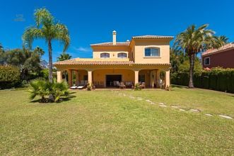 Luxus-Villa in Cortijo Blanco R2480516 