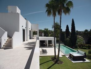 Luxus-Villa in Estepona R2420633 