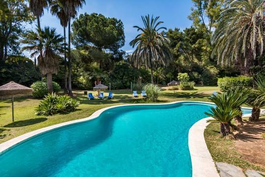 ***24 WOHNUNGEN MIT ALLERBESTEM MEERBLICK BEI BENAHAVIS***