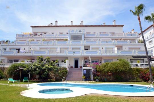***SCHÖNES HELLES APARTMENT IN NUEVA ANDALUCIA IN MARBELLA***