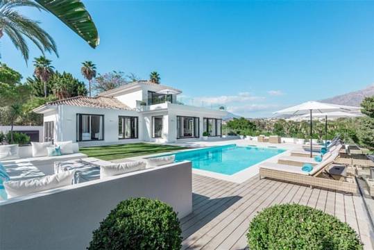 Luxus-Villa in Nueva Andalucia R2789939
