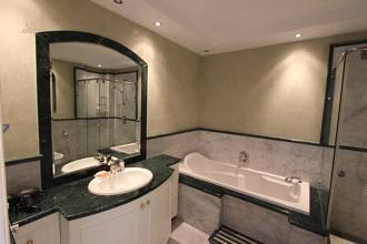Thumbnail von Luxus-Villa in Sierra Blanca R2784056