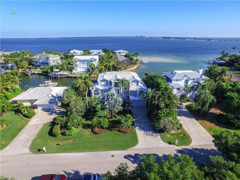 1206 Bay Drive