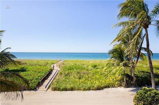 18 Beach Homes