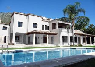 Luxus-Villa in Sierra Blanca R2277218