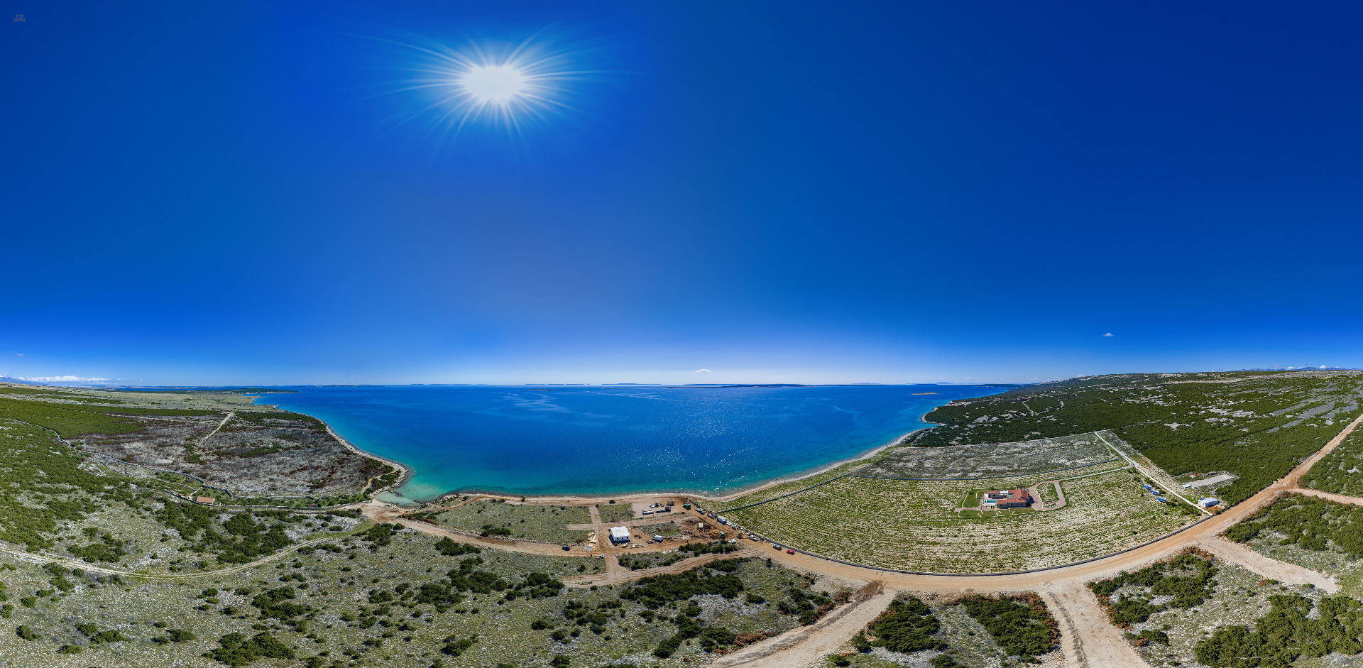 Thumbnail von Properties directly on the sea. Holiday bungalows. Stone house villas. Boutique hotels.