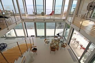 Thumbnail von Impressive villa in modern style directly by the sea