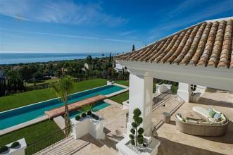 Luxus-Villa in Sierra Blanca R2825156