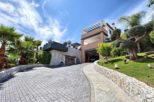 Luxus-Villa in Benalmadena R2675978