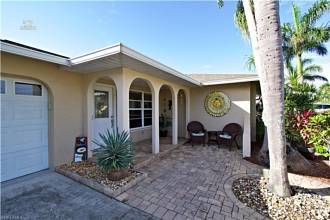 Thumbnail von 822 Montclaire CourtCape Coral, FL 33904