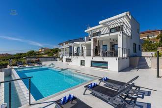 Thumbnail von Modern new-build villa with infinity pool and panoramic sea view, Crikvenica region