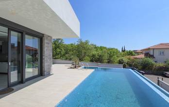 Thumbnail von Modern new-build villa with infinity swimming pool, Rijeka region