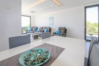 Thumbnail von Modern new-build villa with infinity swimming pool, Rijeka region