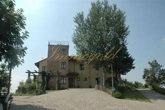 Thumbnail von Exclusive restaurant villa with four individually furnished guest rooms.