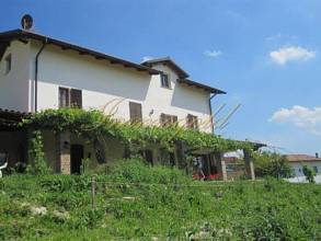 Hübsches, sofort bewohnbares Landhaus in den Weinbergen