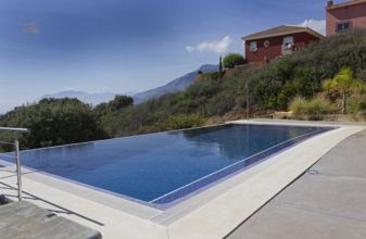 Thumbnail von Luxus-Villa in Los Monteros R2445080