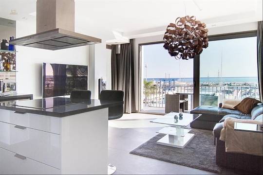 Luxus-Wohnung in Puerto Banus R2860529