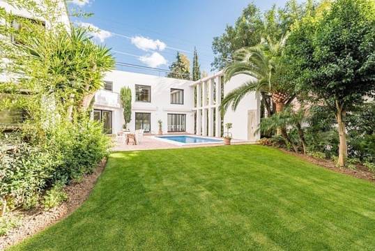 Luxus-Villa in Nueva Andalucia R2854463