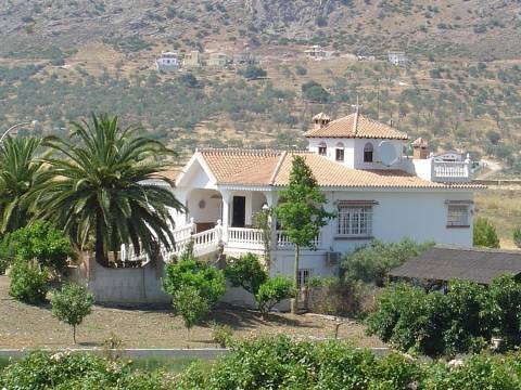 Luxus-Villa in Coin F17998