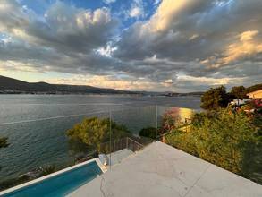Thumbnail von Modern luxury villa with swimming pool directly by the sea, Ciovo Island
