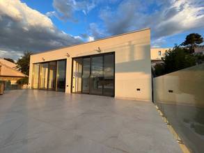 Thumbnail von Modern luxury villa with swimming pool directly by the sea, Ciovo Island