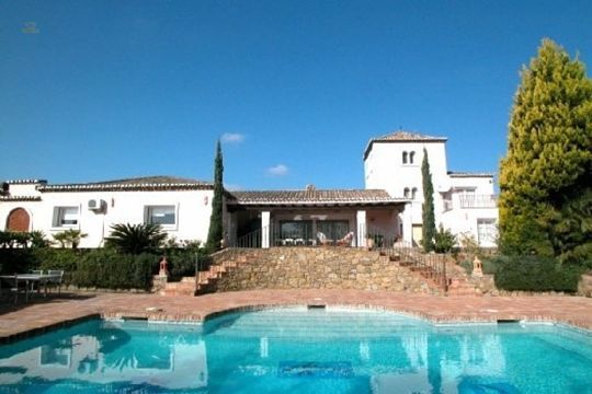 Luxus-Villa in Cancelada R2481341 