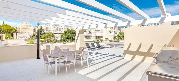 Apartment For Sale im Marbella, Málaga 