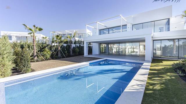  Puerto Cabopino Villa ES131656