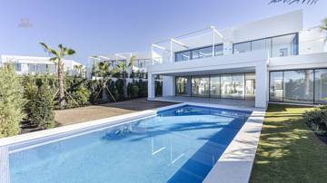  Puerto Cabopino Villa ES131656