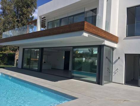 Villa For Sale in Estepona, Málaga