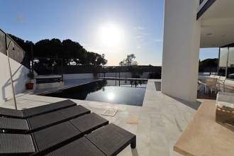 Thumbnail von Villa For Sale in Cabopino, Málaga