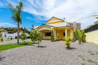 Thumbnail von Villa For Sale in Benalmadena, Málaga