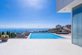 Villa For Sale in Benalmadena, Málaga