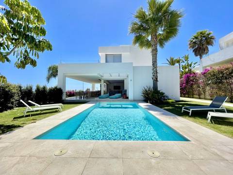 Marbella Villa ES124010