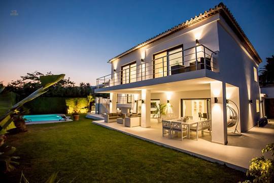 Marbella Villa ES122136