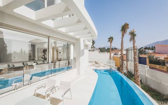  Nueva Andalucía Villa ES117153