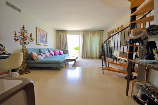  New Golden Mile Apartment ES93368