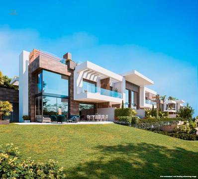 Villa For Sale in Marbella, Málaga