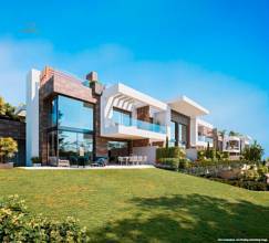 Villa For Sale in Marbella, Málaga