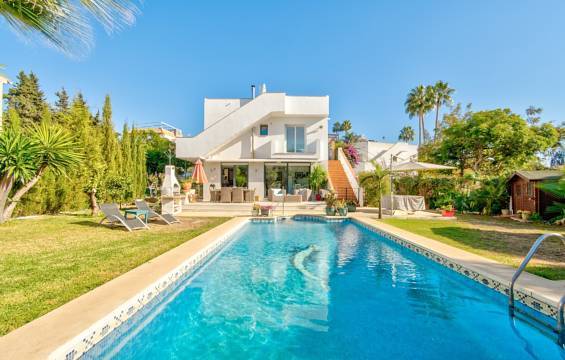 Villa For Sale in Marbella, Málaga