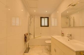 Thumbnail von Villa For Sale in Marbella, Málaga