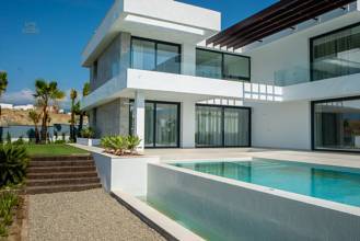 Thumbnail von Villa For Sale in Marbella, Málaga